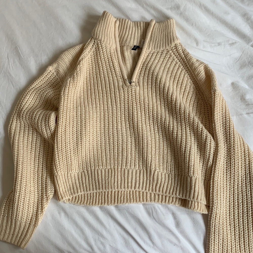 H&M Cropped Sweater
